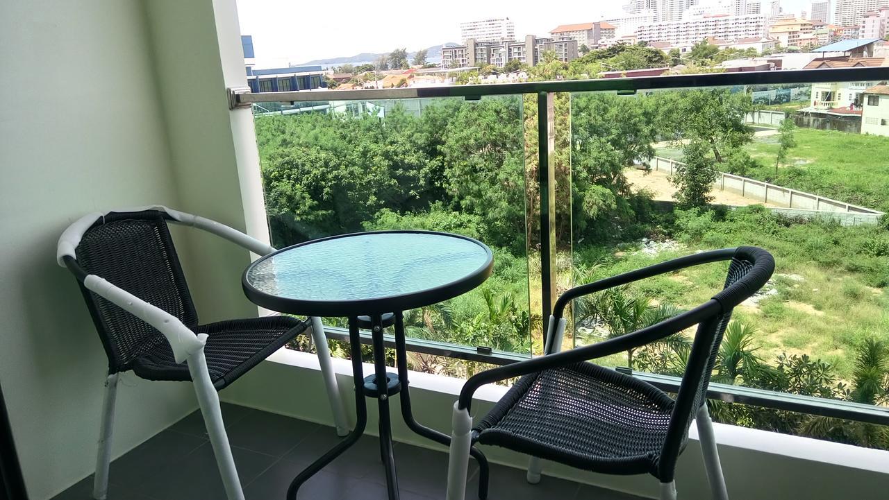 Dusit Grand Condo View Praia de Jomtien Exterior foto